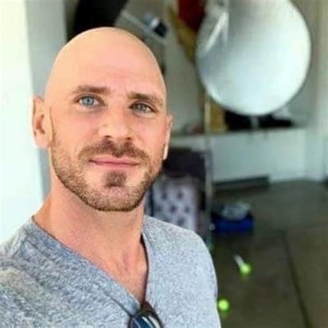 Johnny Sins Age, Girlfriend, Wife, Family & Biography。